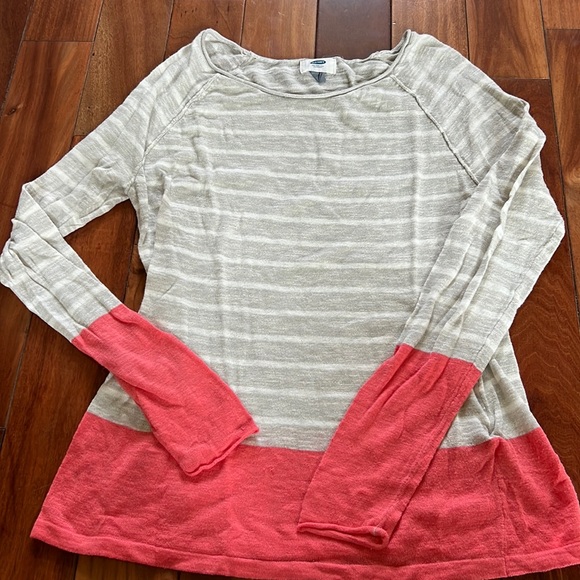 Size small lightweight sweater - Picture 1 of 4